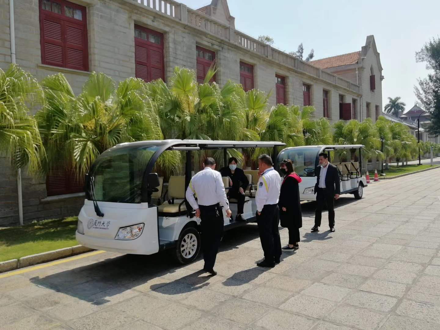 廈門大學(xué)旅游旺季添新車，選擇卓越電動(dòng)車